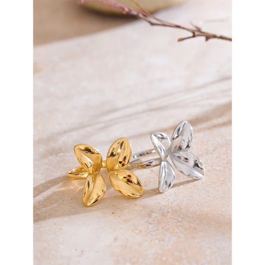 Bague Fleur Sculptée en Acier Inoxydable