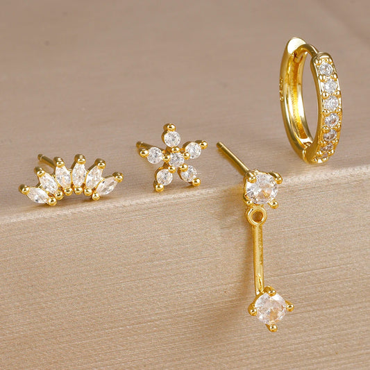 Ensemble de 4 boucles d’oreilles Huggie en acier inoxydable doré – Motif Fleur en Zircon