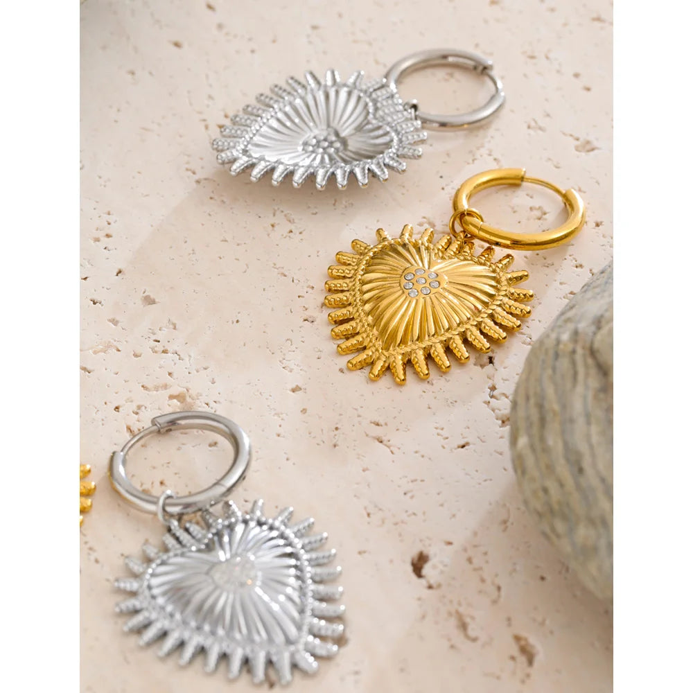 Boucles d’oreilles pendantes cœur & zirconium – élégantes et lumineuses