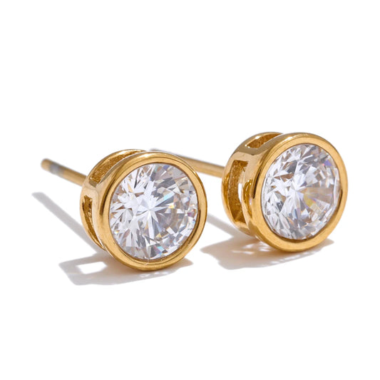 Boucles d’Oreilles Clous Brillants en Acier Inoxydable avec Zircone Cubique – Élégance Quotidienne et Intemporelle