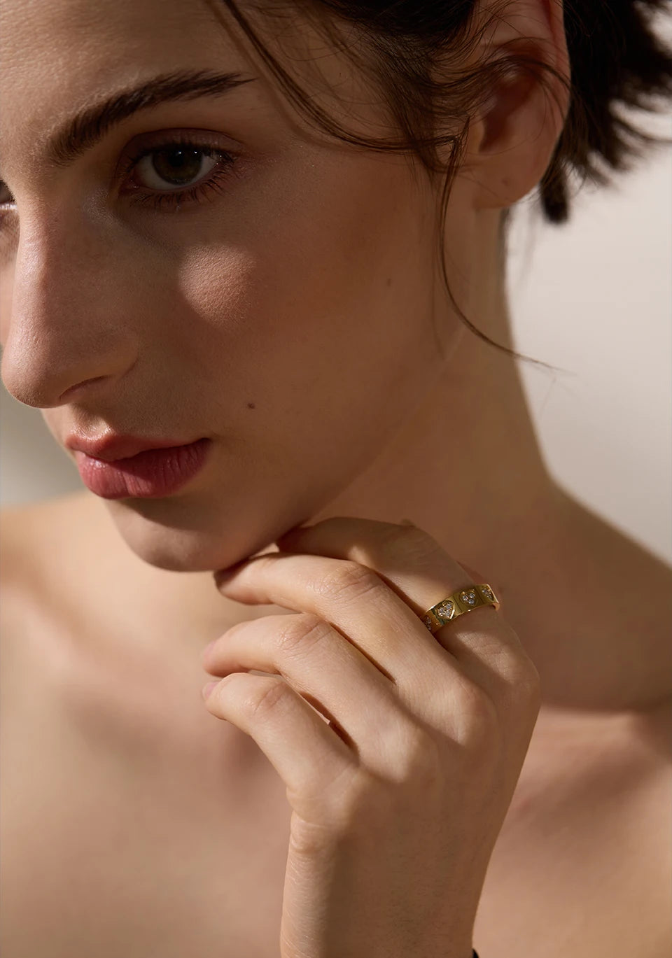 Bague cœurs scintillants – Acier inoxydable doré & zircons