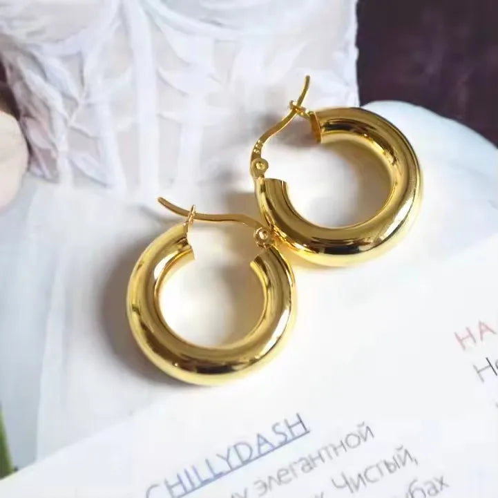 Boucles d’oreilles asymétriques étoile & lune en argent 925  Créoles plaqué or CZ tendance