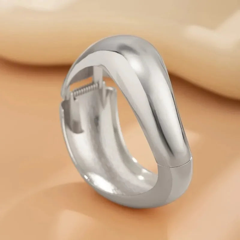 Wide cuff bracelet – Gold or silver metal finish