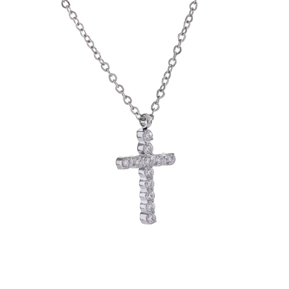 Collier pendentif croix – zircon lumineux
