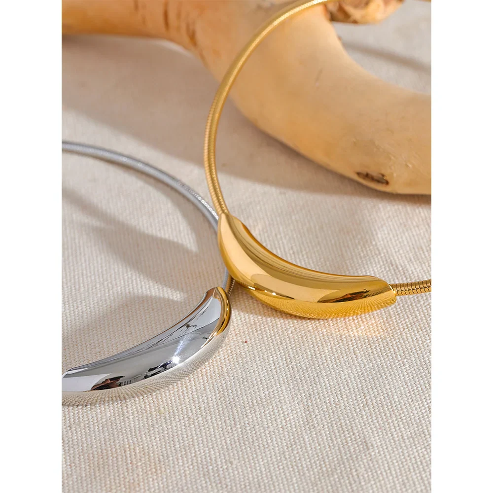 Choker doré minimaliste – chaîne légère