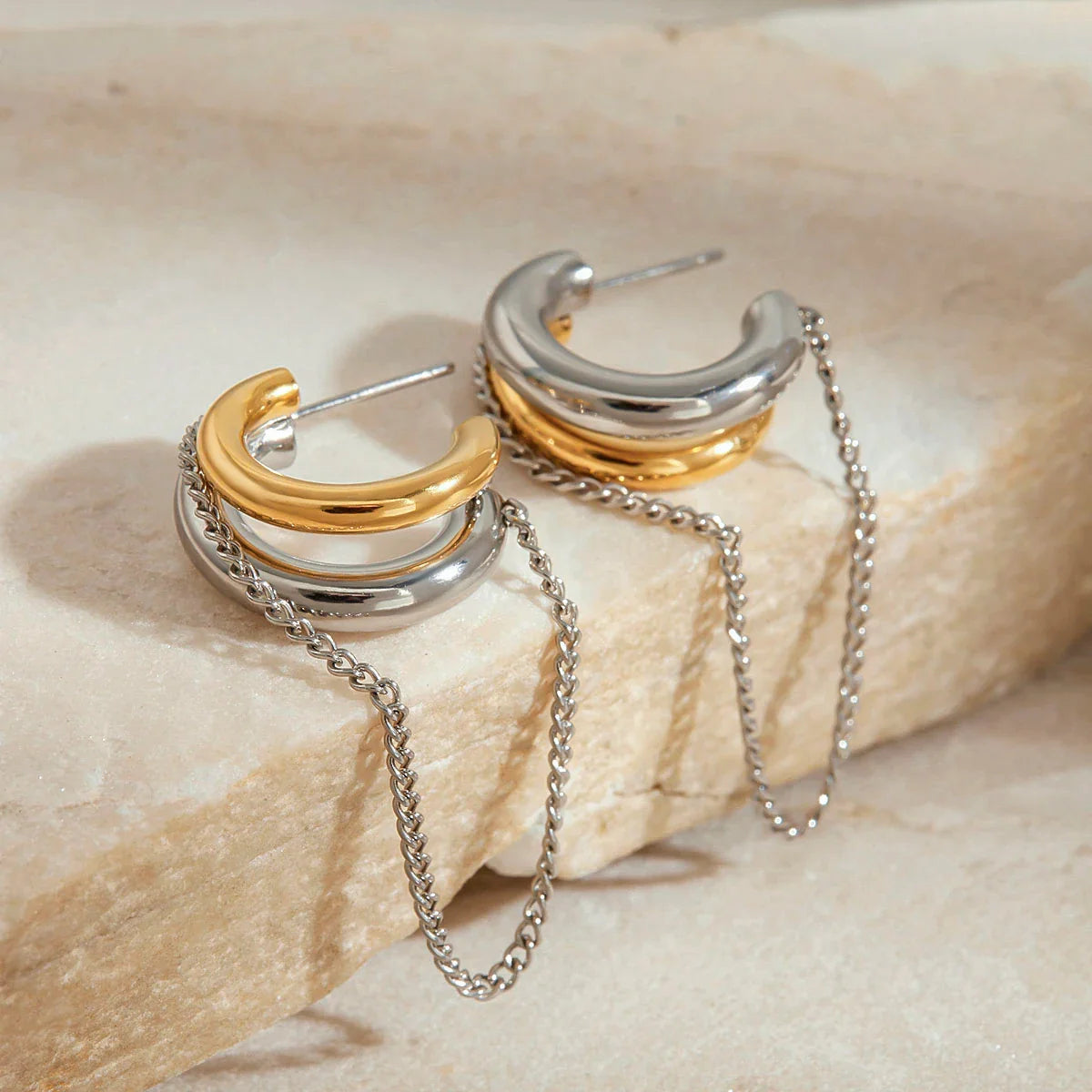 Boucles pendantes chaîne bicolore dorées