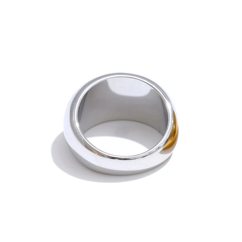 Bague dorée lisse – anneau épuré et moderne