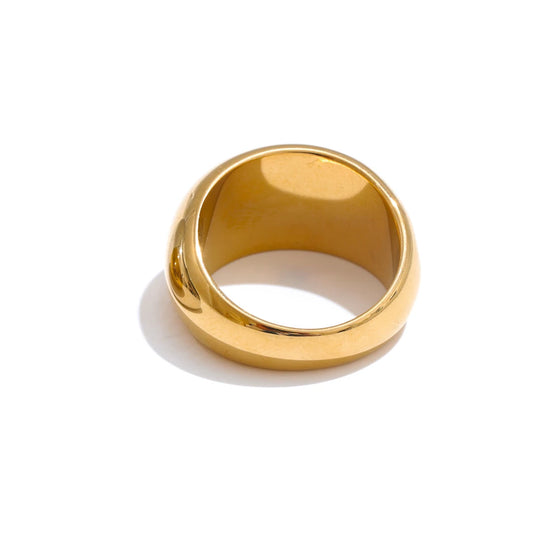 Bague dorée lisse – anneau épuré et moderne