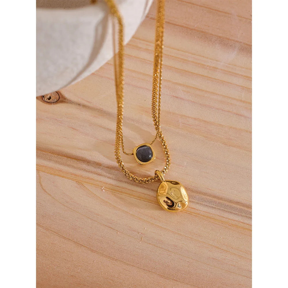 Collier double rang doré – pendentif pierre naturelle