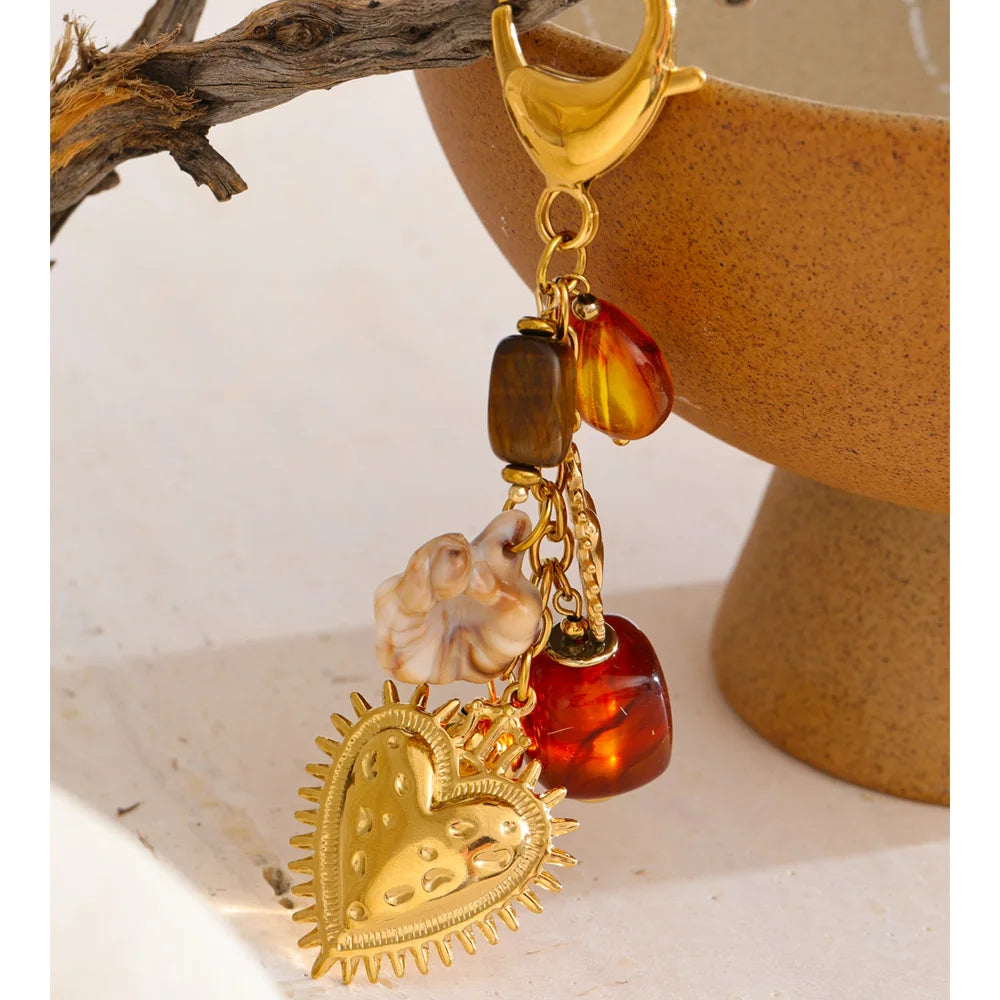 Porte-clé cœur en résine – accessoire doré délicat et féminin