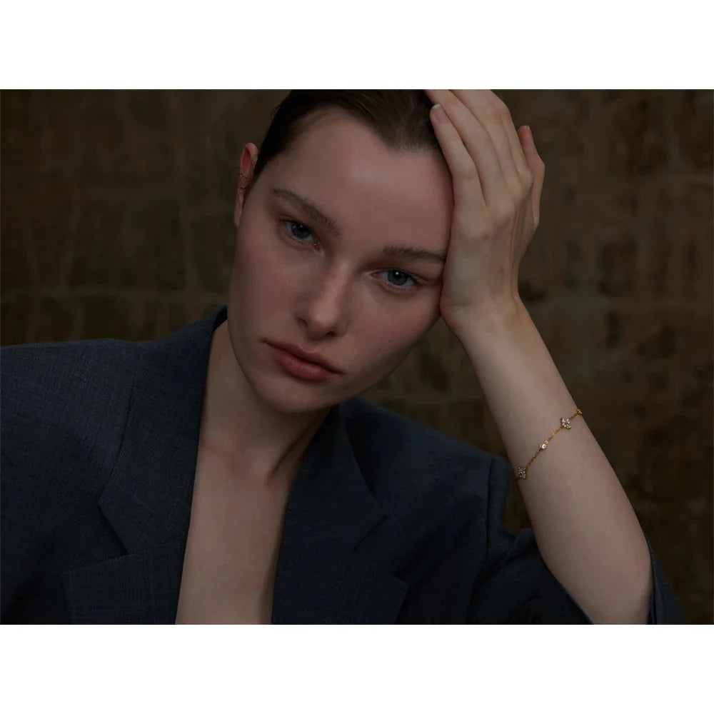 Bracelet fleur zircon – chaîne fine