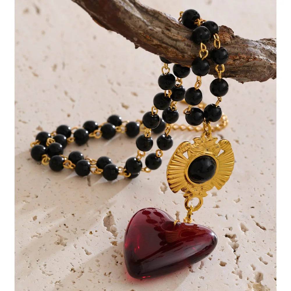 Collier cœur résine colorée – chaîne délicate aux perles lumineuses