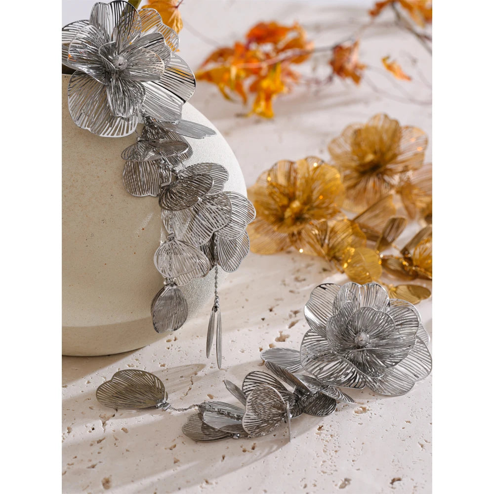 Boucles d’oreilles pendantes fleur élégantes