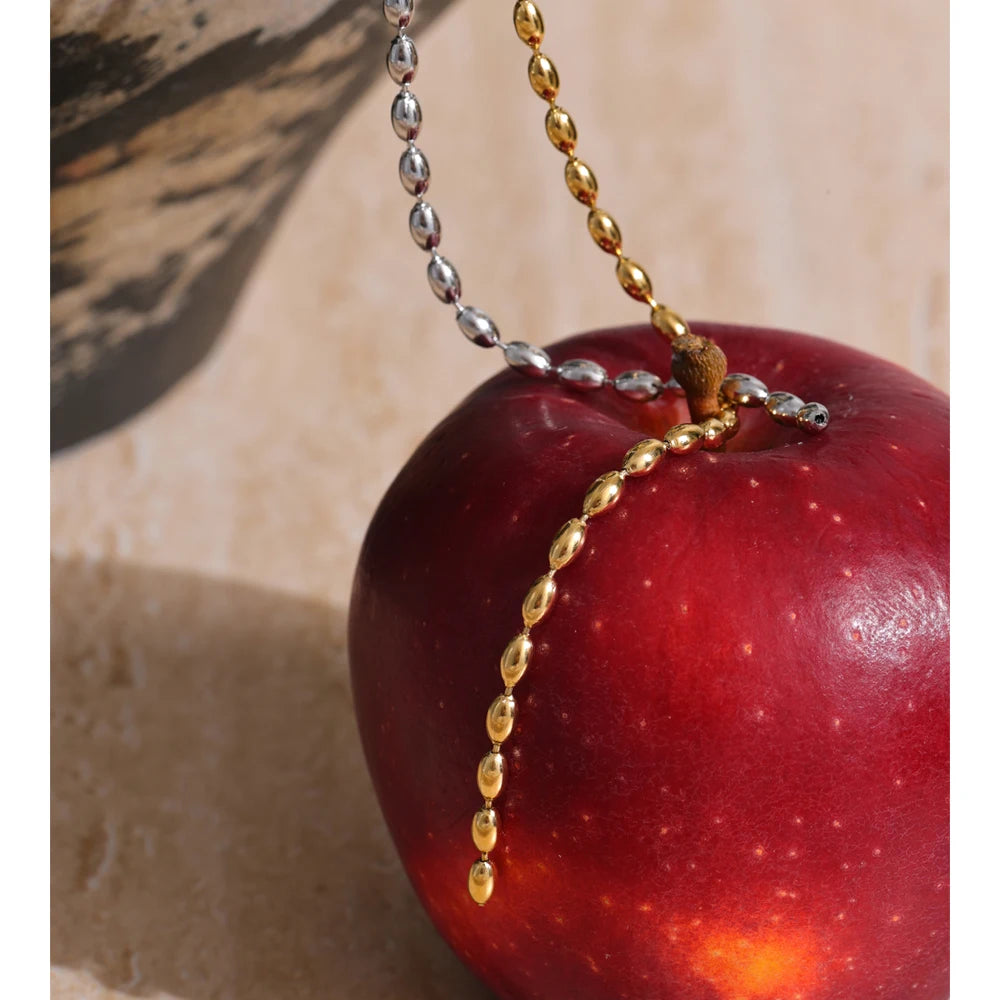 Collier long doré – pendentif goutte élégante