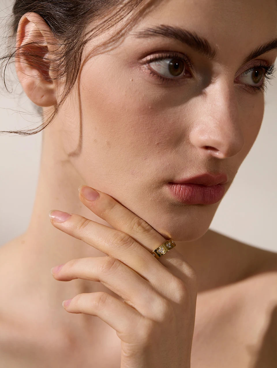 Bague cœurs scintillants – Acier inoxydable doré & zircons